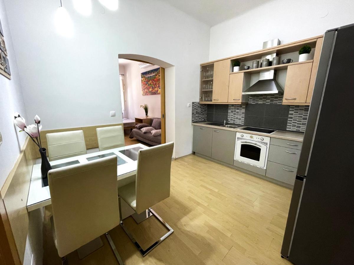 Viktorija City Center Apartment Ljubljana Eksteriør billede